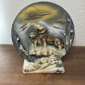 3D Wall Plate On Stand Wolves Mountain Snow Sunset Classic Wildlife Collection